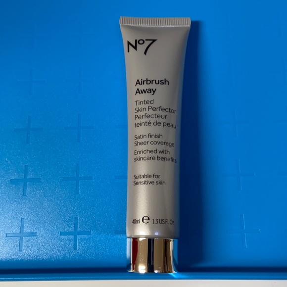No 7 Airbrush Away Tinted Skin Perfector Size: 40ml - Picture 2 of 6
